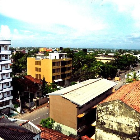 Prestige Court Residencies Hotel Dehiwala-Mount Lavinia Екстериор снимка