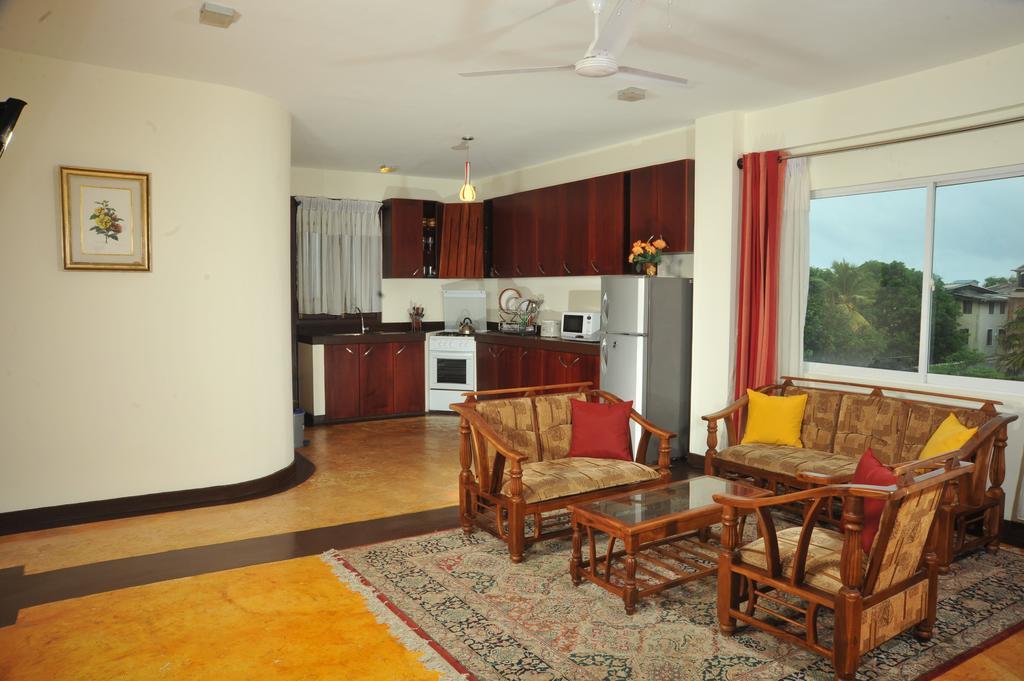 Prestige Court Residencies Hotel Dehiwala-Mount Lavinia Екстериор снимка