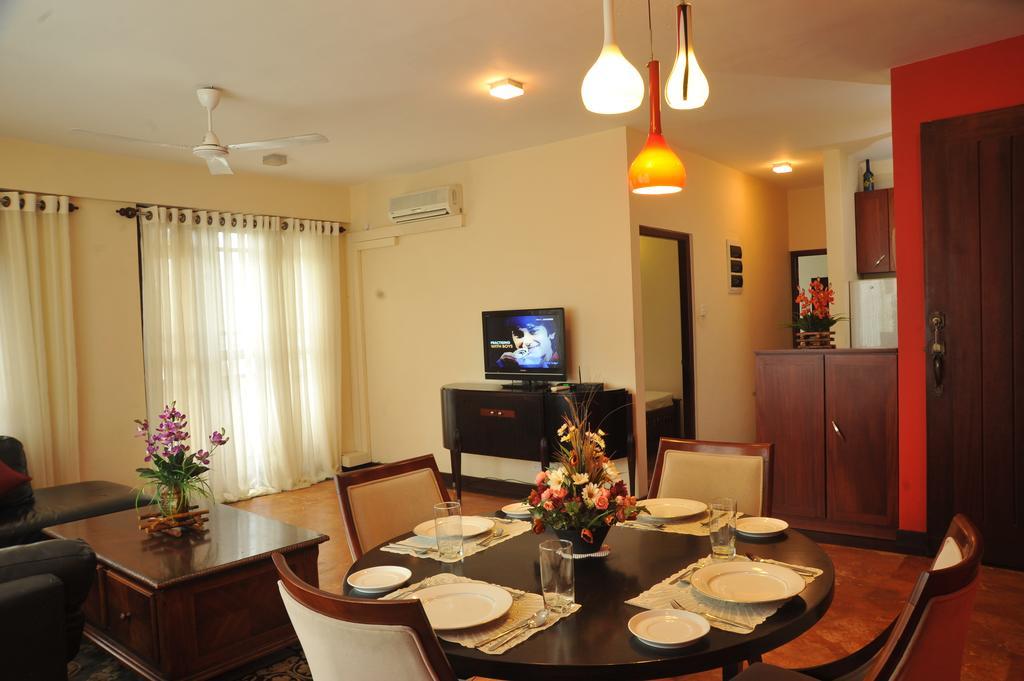 Prestige Court Residencies Hotel Dehiwala-Mount Lavinia Екстериор снимка