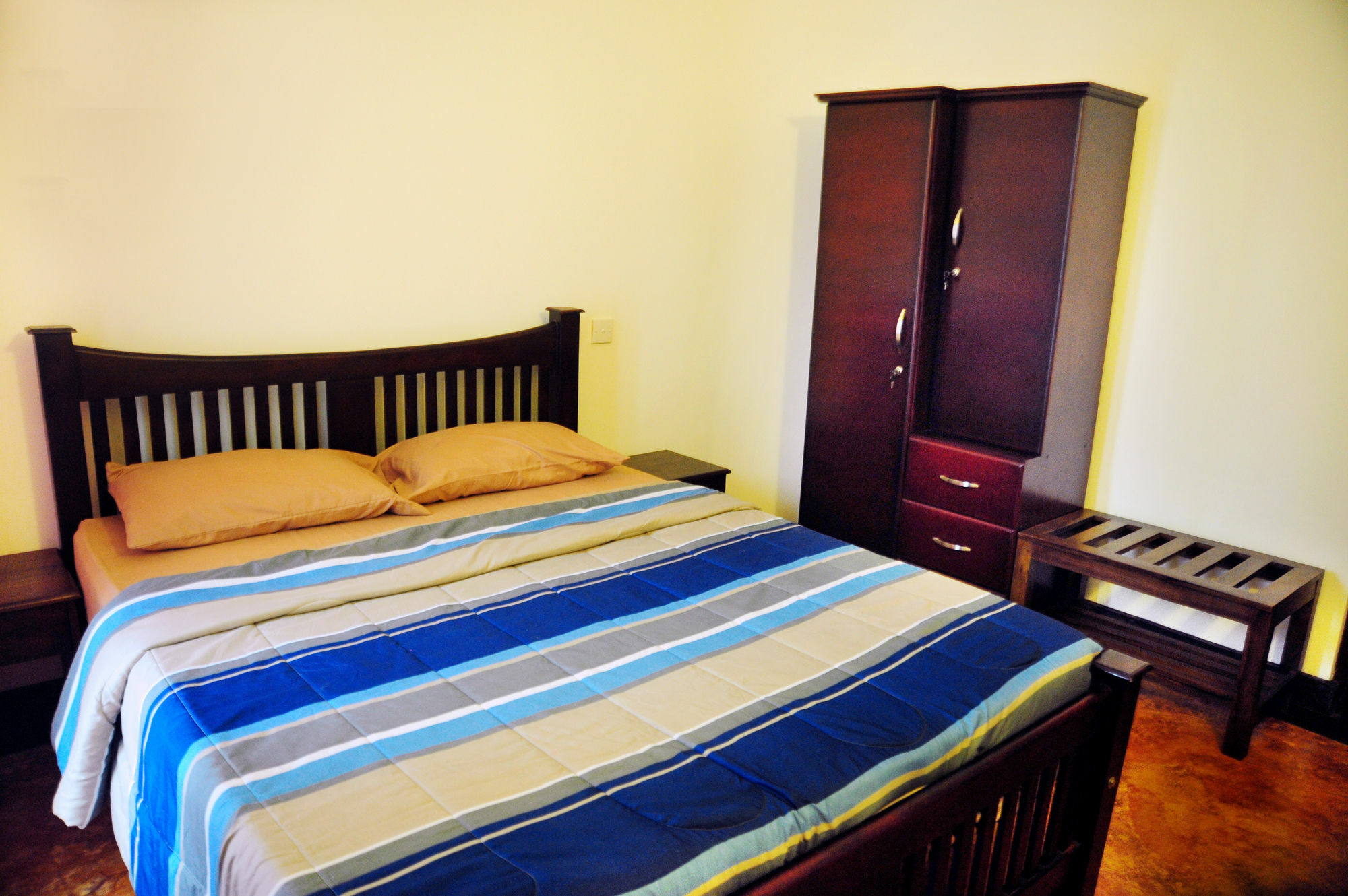Prestige Court Residencies Hotel Dehiwala-Mount Lavinia Екстериор снимка