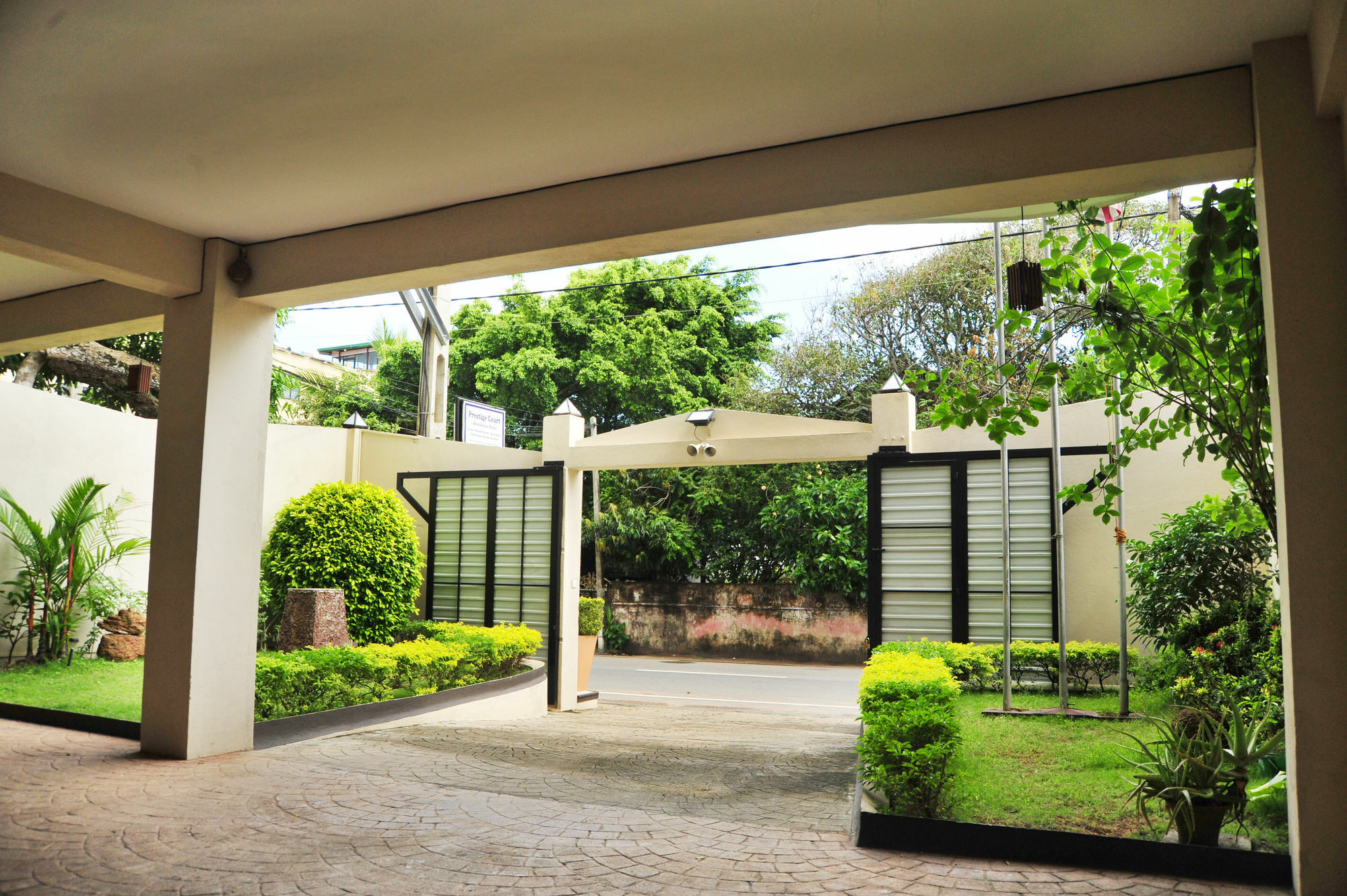 Prestige Court Residencies Hotel Dehiwala-Mount Lavinia Екстериор снимка