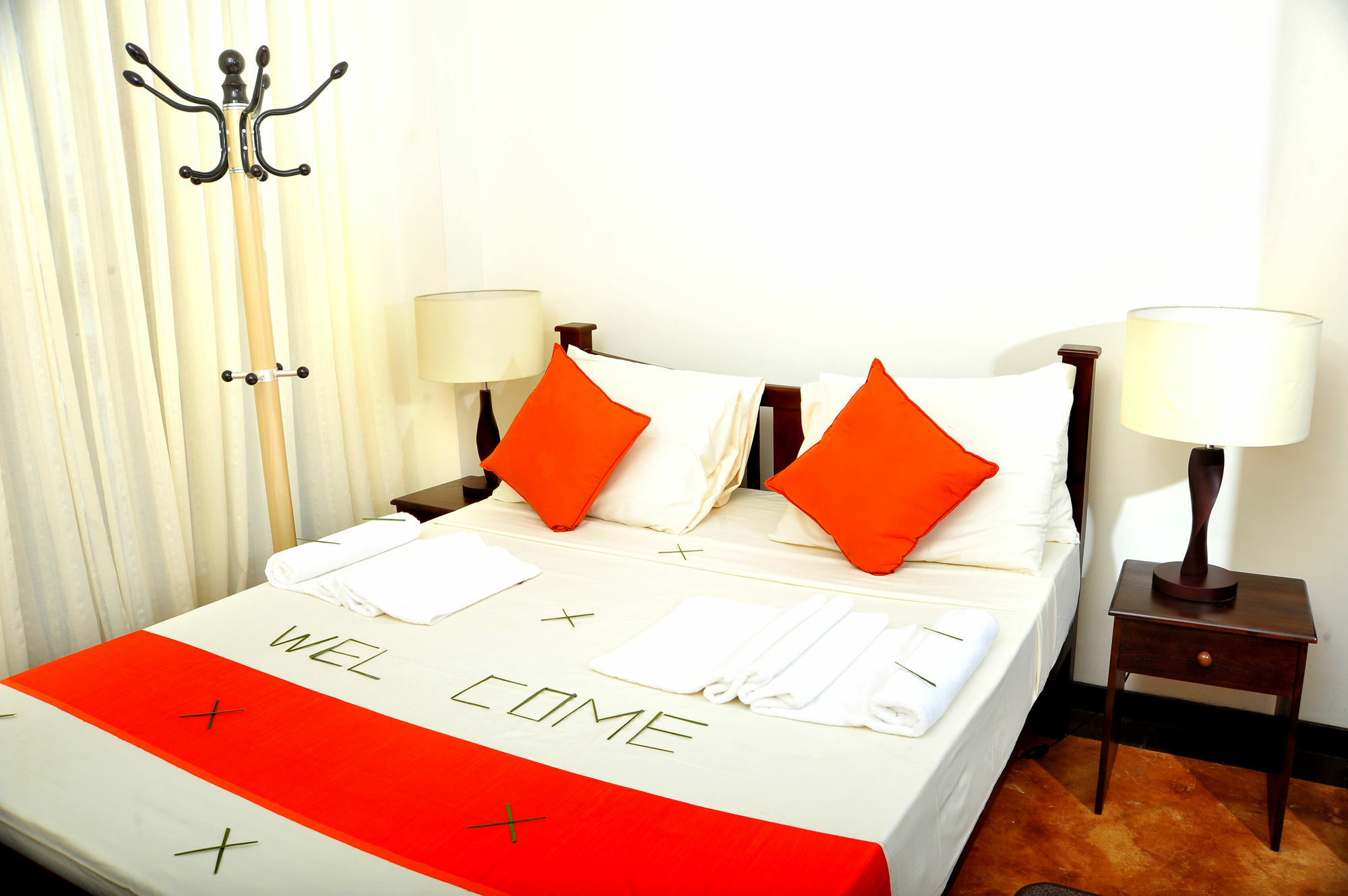 Prestige Court Residencies Hotel Dehiwala-Mount Lavinia Екстериор снимка