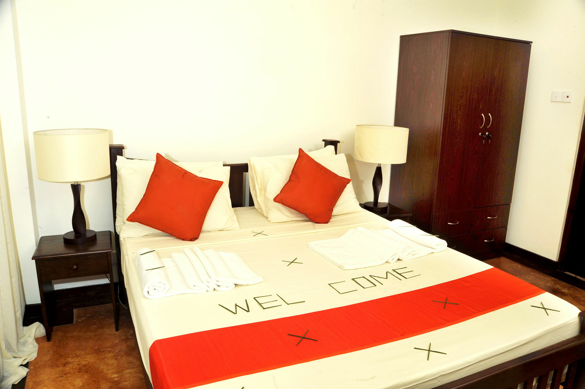 Prestige Court Residencies Hotel Dehiwala-Mount Lavinia Екстериор снимка