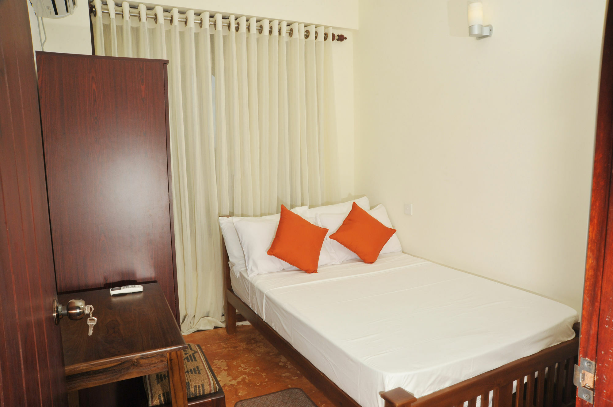 Prestige Court Residencies Hotel Dehiwala-Mount Lavinia Екстериор снимка
